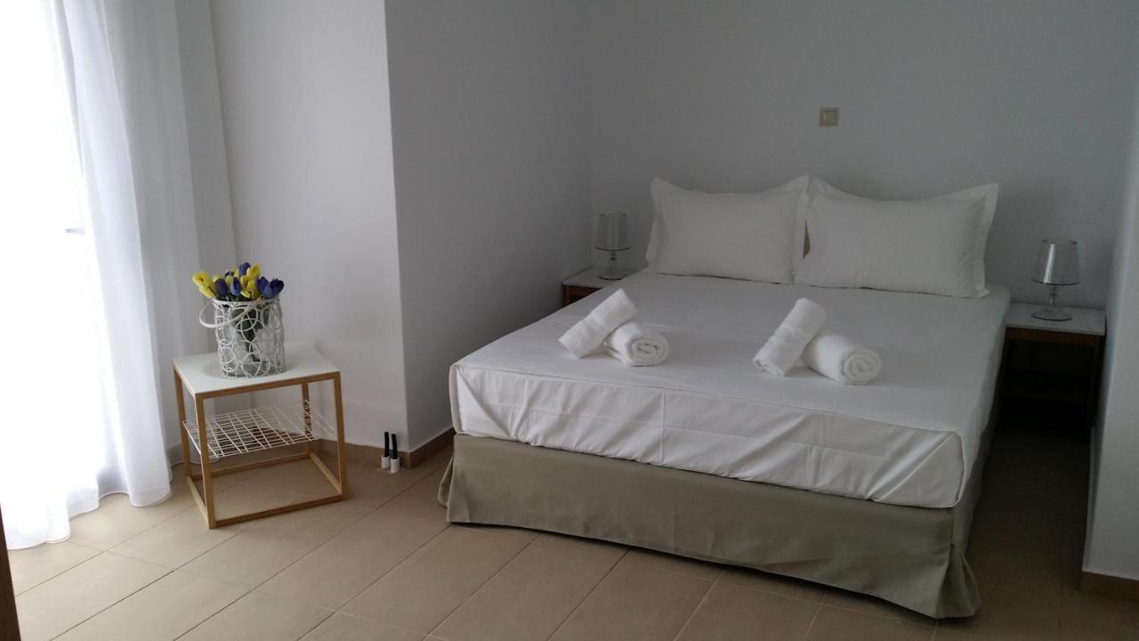 Niovi Boutique Apartments Afytos Bagian luar foto
