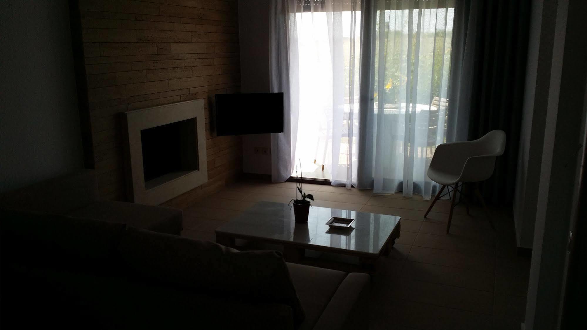 Niovi Boutique Apartments Afytos Bagian luar foto
