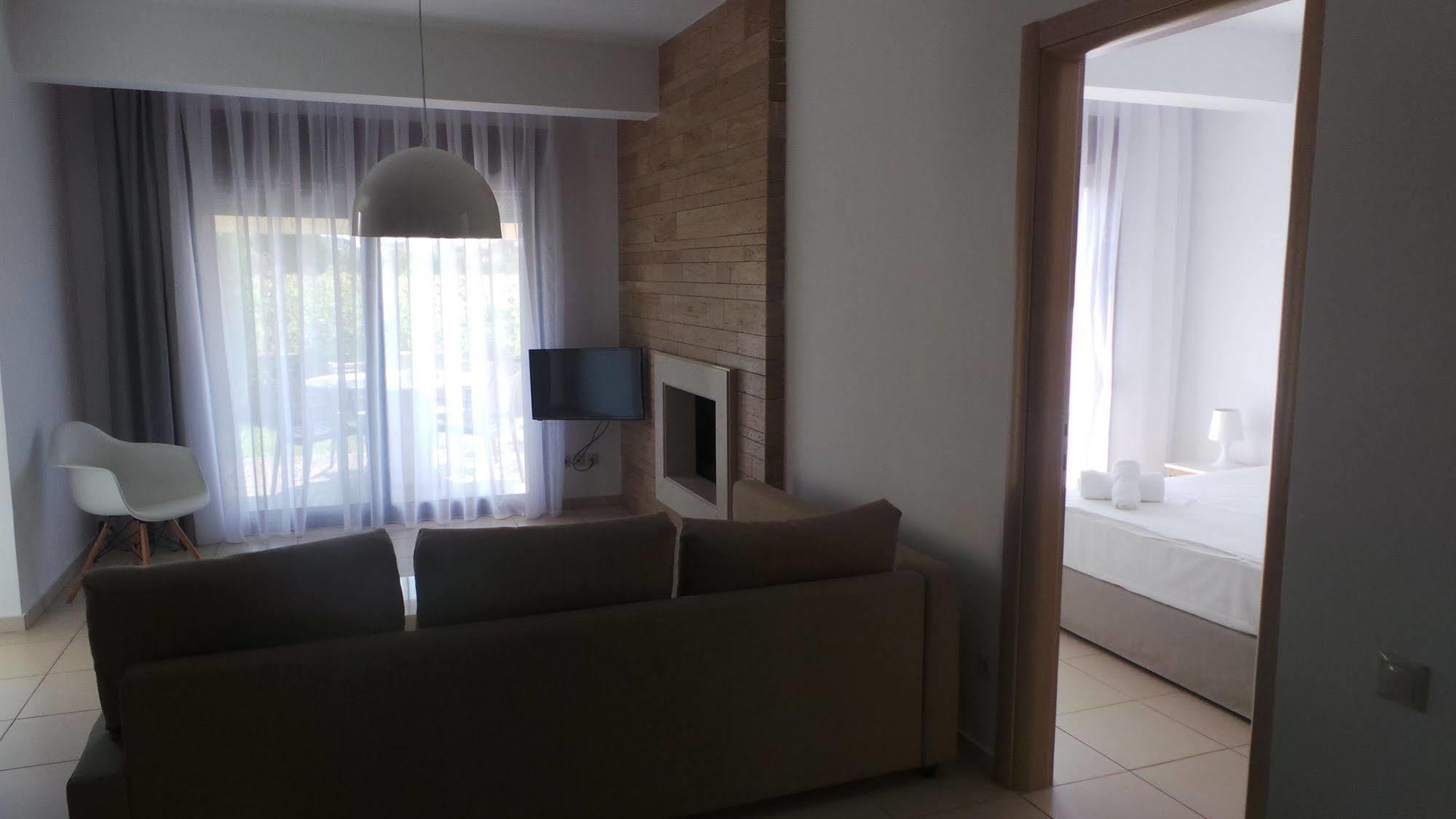 Niovi Boutique Apartments Afytos Bagian luar foto