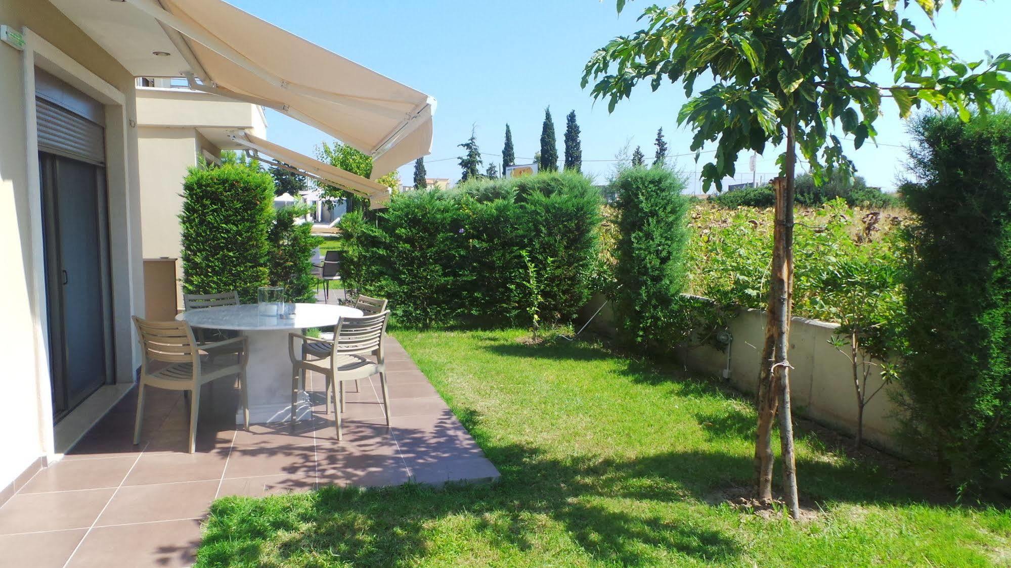 Niovi Boutique Apartments Afytos Bagian luar foto